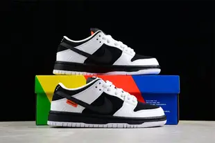 Tightbooth x Nike SB Dunk 黑白反轉熊貓