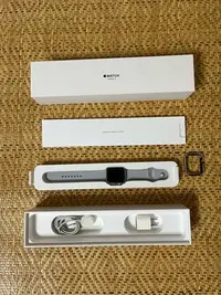 在飛比找Yahoo!奇摩拍賣優惠-apple watch series 3 鋁外殼版 42mm