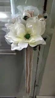 6 IVORY MAGNOLIA WITH BURLAP WEDDING PEW BOWS RUSH ORDERS AVAILABLE