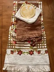 Vintage NWT Leshner 3 Piece Bath Towel Ensemble