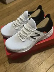 MENS NEW BALANCE FRESH FOAM ROAV SneakersWhite/Black MROAVRH1 SIZE 11.5