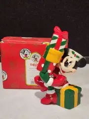NEW IN BOX Enesco Disney Minnie Mouse With Gifts Ceramic Salt & Pepper Shakers