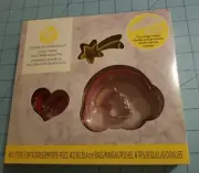 Wilton Brand: Cookie Decorating Kit With 4 Cutters, Tips & Decorating Bags - New