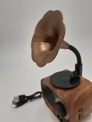 Classic retro style wireless speaker