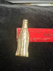 Coca Cola Bottle Pin (gold)