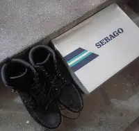 在飛比找Yahoo!奇摩拍賣優惠-SEBAGO休閒鞋