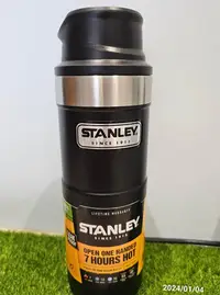 在飛比找Yahoo!奇摩拍賣優惠-[全新]黑色 絕版logo STANLEY隨手保溫杯473m