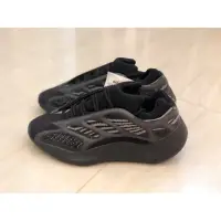 在飛比找蝦皮購物優惠-高品質 Adidas yeezy boost 700 v3 