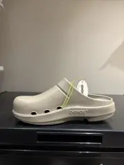 Hot Deals $79 MSRP Oofos Women’s Oocloog Clog Nomad Khaki Size 9