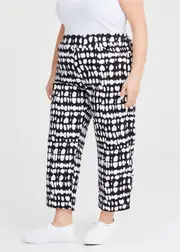 [Taking Shape] Taking Shape Petite Natural Cala Crop Pant Size 16 in Print, Viscose - Plus Size Women's Petite Plus Print