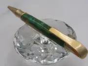 HIGH QUALITY HANDMADE COSMOPOLITAN GREEN/GOLD ACRYLIC TWIST BALL POINT PEN