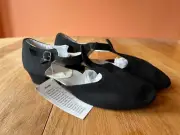 Sansha Diva Canvas Ballet Teaching and Character Shoes Black 12M US 9 TE4C
