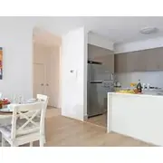 Bluebell – Bright & Cheerful, Centrally Located Apartment. Perfect For Getaways & Event Stays