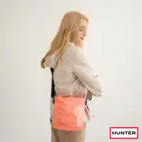 在飛比找momo購物網優惠-【HUNTER】Travel輕量水桶包(橘粉色)