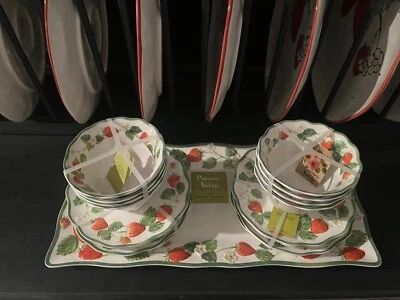 Primrose Vintage MELAMINE Strawberry Salad Plates, Bowls & Platter Set of 17 NEW