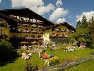 Almfrieden Hotel & Romantikchalet