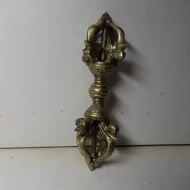 五股金剛杵月刀法器 鎏金法物 蔵出天然水晶刃嵌 金剛降魔法器 大逸品 五股金剛杵月刀法器 鎏金法物 蔵出天然水晶刃