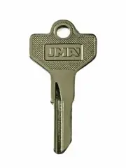 1 Trash Compactors Various Model D1098B DE2 GIU2D GS4R GU4R 183 D982 Key Blank