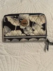 Vera Bradley “CAMELLIA” Turn Lock Wallet. NWT.
