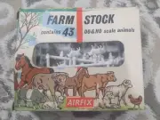 VINTAGE AIRFIX UNPAINTED FARM STOCK ANIMALS HO-OO SCALE (W/ BOX) 57 ANIMALS