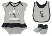 Outerstuff MLB Baseball Infant Girl Chicago White Sox Wild Card Bib & Bootie Set