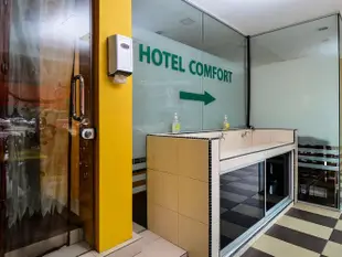 OYO 499 舒適森塗爾酒店OYO 499 Comfort Hotel Sentul