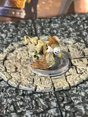 Griffon Hatchling D&D Miniature Dungeons Dragons Snowbound Icewind 8 druid small
