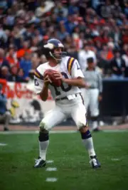 Quarterback Fran Tarkenton Minnesota Vikings drops back to pass v - Old Photo
