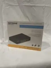 Netgear - GS305PP-300NAS - Netgear 5-Port Gigabit Ethernet SOHO Unmanaged