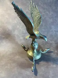 在飛比找Yahoo!奇摩拍賣優惠-【二手】銅鷹 三足魚頭 銅擺件 銅雕 客廳擺件 銅器 聚財 