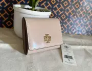 NTW . Tory burch Britten patent compact wallet devon sand color