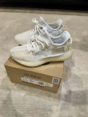 yeezy 350 v2 Bone Size 4