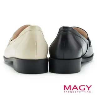 【MAGY】牛皮金屬鏈釦尖頭低跟樂福鞋(黑色)