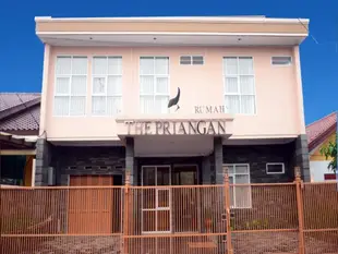 普里安甘德波克魯瑪飯店Rumah the Priangan Depok Hotel