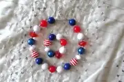 Red White Blue Girl Bubblegum Necklace, Kids Necklace, Girl Chunky Necklace.