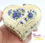 WHITE TIN ALLOY HEART MUSIC BOX : YOU ARE MY SUNSHINE