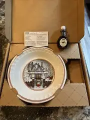 Watkins Pie Plate w/Cranilla Pecan Pie Recipe Vintage Christmas House Front 1999