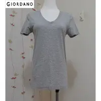 在飛比找蝦皮購物優惠-《二手》Giordano女用短袖V領T恤 (M)