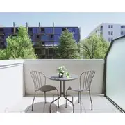 Modern Apt In Heart Of The City