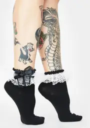 Well Mannered Ruffle Socks