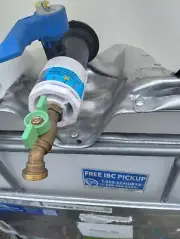 2 ibc tote garden hose adapters and 1 side by side linking kit.