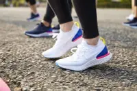 在飛比找Yahoo!奇摩拍賣優惠-Nike Epic React Flyknit  彩虹 運動