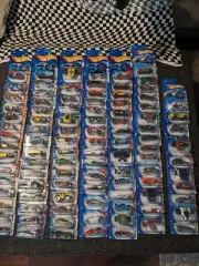 Hot Wheels 2004 First Editions Collector Set 1:64 Scale full set 100