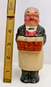 BARTENDER HOLDING BEER MUGS PRE PRO COMPOSITION BOTTLE OPENER 1900s