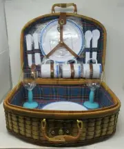 Wicker Picnic Basket Set: 5 Plates, 4 Knives, 4 Spoons, 4 Forks, 3 Mugs & 2 Wine