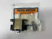 Honeywell Micro Switch 33TS1-1 Maintenance Toggle Switch ON/OFF/ON NOS