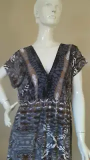 AUTOGRAPH . FULLER FIGURE SHORT SLEEVE DRESS. SIZE 22.