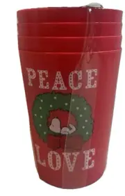 New Peanuts Snoopy Peace & Love 4 Pack of 16oz Plastic Cups.