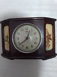 在飛比找Yahoo!奇摩拍賣優惠-早期老上海民國古典木頭桌鬧鐘