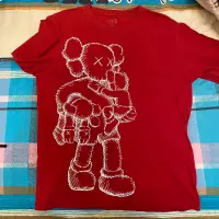 在飛比找蝦皮購物優惠-二手出清 Kaws x Uniqlo 短T 優衣庫